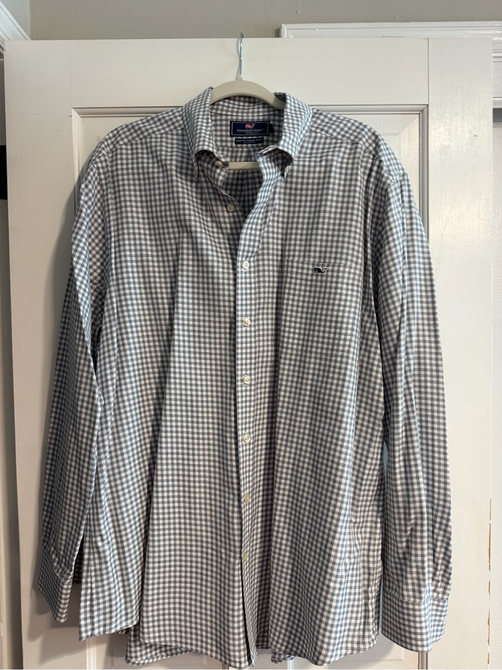 Vineyard Vines Men’s Gray and White Gingham Dress Shirt